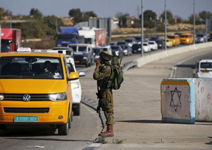 حاجز للاحتلال يعيق تحركات المواطنين جنوب جنين