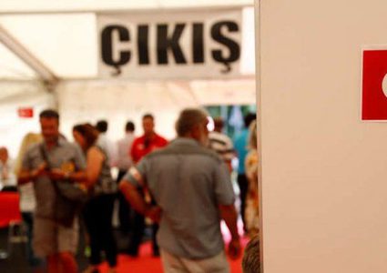 الأتراك يدلون بأصواتهم اليوم في انتخابات رئاسية وبرلمانية مبكرة