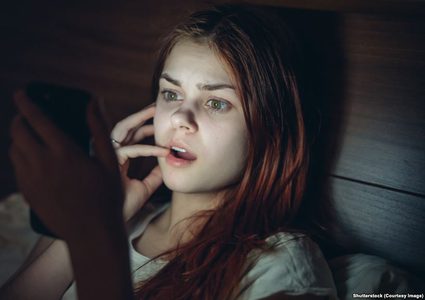 ما هي الفوائد الصحية لتغيير ألوان شاشات الهواتف والحواسيب ؟