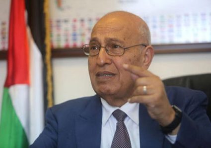 شعث: سنقدم مقترح مشروع لاجتماع الاشتراكية الدولية لفرض عقوبات على اسرائيل