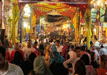 مصر.. السيسي يصدق على قانون العلاوات ورفع المعاشات