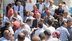 المحافظ أبو بكر يعلن عن تجميد قرار إغلاق مستشفى جمعية الهلال الأحمر بطولكرم لمدة شهر