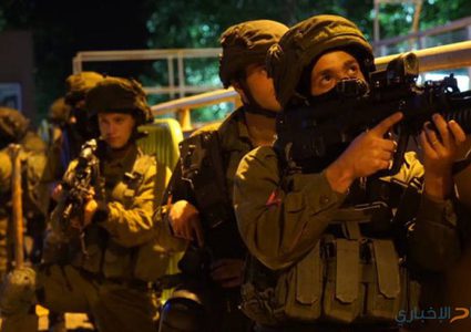 الاحتلال يشن حملة اعتقالات ومداهمات بالضفة