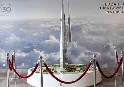 ما المبنى الجديد الذي يفوق برج خليفة ارتفاعا؟ (فيديو)