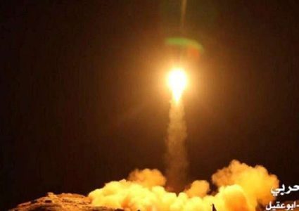الدفاع الجوي السعودي يعترض صاروخين باليستيين فوق الرياض