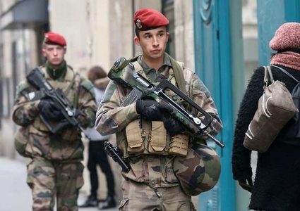 الأمن الفرنسي يوقف 10 أشخاص خططوا لمهاجمة المسلمين