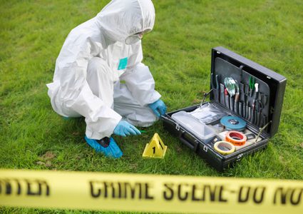 بقع الدم في الجرائم يخبر المحققين بعمر الضحية والمجرم!