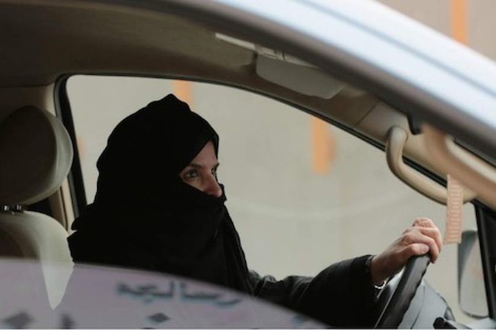 120 ألف سعودية تقدمن لحيازة رخص القيادة