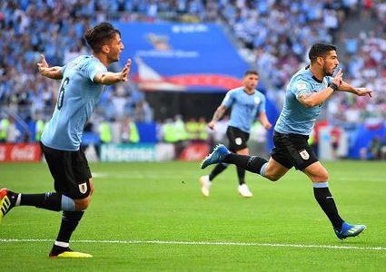 الأورغواي تفوز على روسيا بثلاثية نظيفة