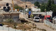 الاحتلال يهدم منزلاً في بيت حنينا بالقدس المحتلة