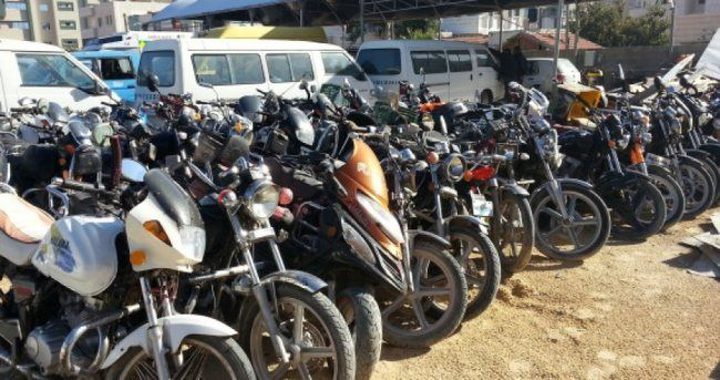 ضبط مركبات خاصة تنقل بالأجرة ودراجات غير قانونية في جنين