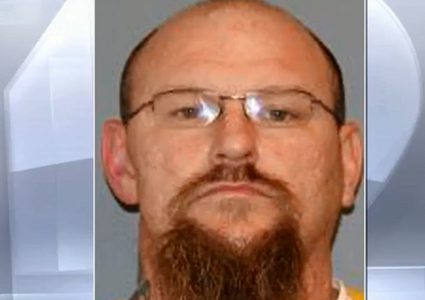 خرج من السجن وأعادته زوجته بعد أقل من ساعتين!