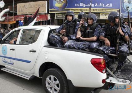 إلقاء القبض على شخص صادر بحقه 6 أوامر حبس