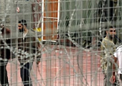 3 أسرى يدخلون أعواماً جديدة في سجون الاحتلال