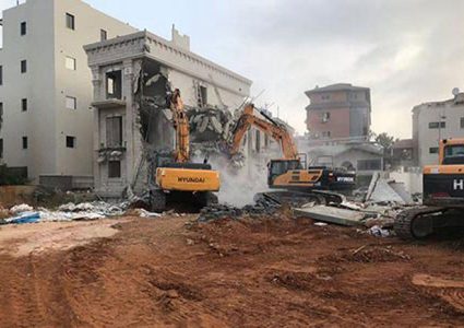 جرافات الاحتلال تهدم منزلين في جلجولية