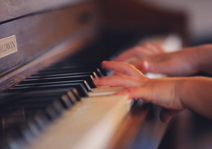 اكتشاف ميزة مذهلة لإعطاء دروس موسيقى للأطفال