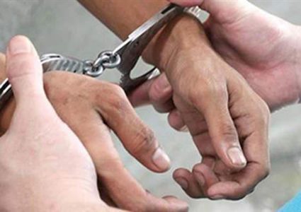 القبض على شخصين في نابلس صادر بحقهما 15 مذكرة قضائية