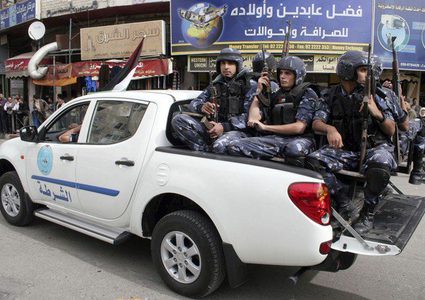 القبض على شخصين صادر بحقهما 15 مذكرة قضائية