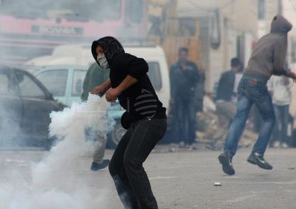 إصابات بالاختناق في مواجهات مع الاحتلال وسط الخليل