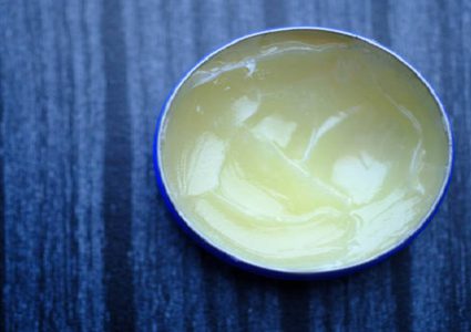 دراسة تكشف أثرا سلبيا لاستخدام الفازلين!