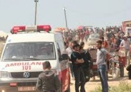 الاحتلال يستهدف الطواقم الطبية على حدود غزة