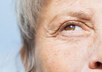 كيف يؤثر ضعف بصر كبار السن على قدراتهم العقلية ؟