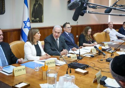 "صفقة القرن" تتسبب بازمة داخل اسرائيل