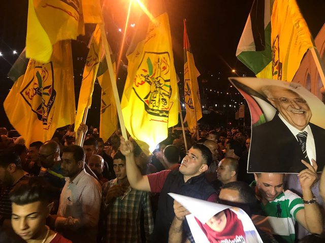 جماهير نابلس تخرج في مسيرة دعما للوحدة الوطنية ورفضا لصفقة القرن