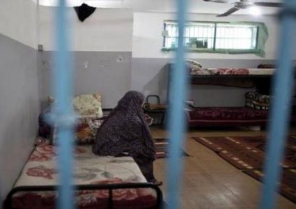 أسيرتان في معتقل "الدامون" تشتكيان تعمد اهمال أوضاعهما الصحية