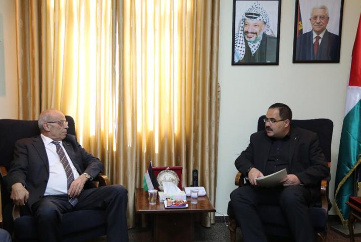 صيدم يبحث استملاك أراضٍ لصالح توسعة مدارس حكومية في نابلس