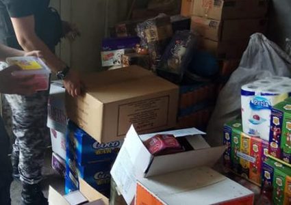 الخليل: إتلاف طن من مواد غذائية وتموينية منتهية الصلاحية