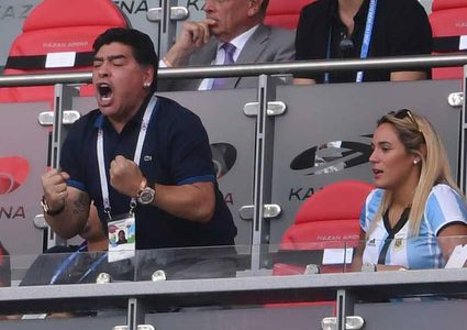 مارادونا يدفع ثمن "سوء سلوكه"