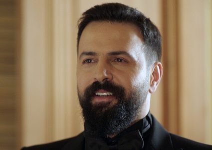 هل التقى تيم حسن و نادين نسيب نجيم في زفاف نجل صادق الصبّاح بعد تصريحاتهما الأخيرة