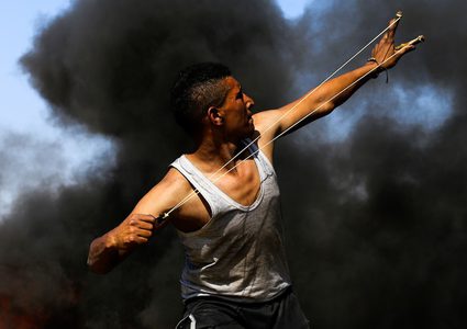 تناقضات المشهد الفلسطيني..إلى أين تتجه البوصلة؟ (ملف)