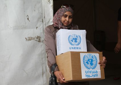 روسيا تقدم مساعدات للاجئين جنوب دمشق