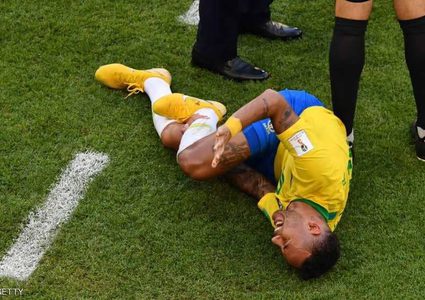 مدرب المكسيك يهاجم نيمار  بعد مباراة أمس