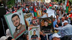 الطيبي: خصم مخصصات الأسرى والشهداء سطو مسلح