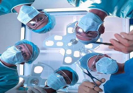 ماذا يحصل بالفعل في "مسرح" غرفة العمليات؟