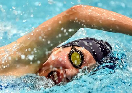 ما هو الشهر الذي يجب علينا تجنب السباحة خلال أيامه ؟