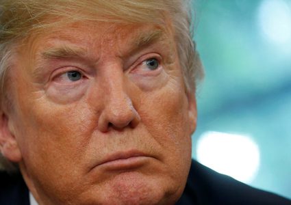 ترامب كان سيُقْدم على خُطوة ستزعزع العالم .. ما هي؟