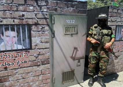 مسؤول إسرائيلي: مصر "وحدها" تستطيع إنجاز صفقة تبادل أسرى