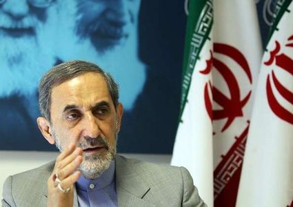 ولايتي: عاجلا أم آجلا سيرغم الأمريكيون على الانسحاب من شرق الفرات!