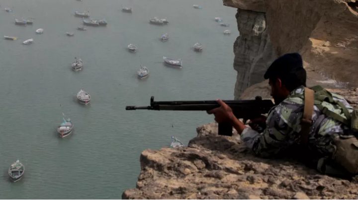 إيران تهدد بإغلاق مضيق هرمز أمام حركة النفط