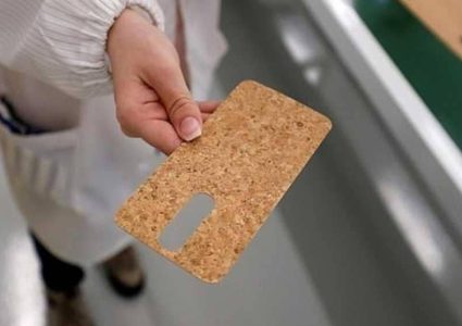 هاتف ذكي جديد مصنوع من "مادة غريبة"