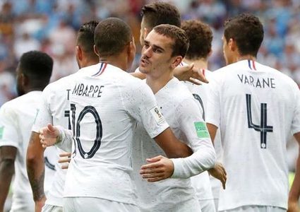 فرنسا تتأهل للمربع الذهبي وتخرج الأوروغواي بثنائية