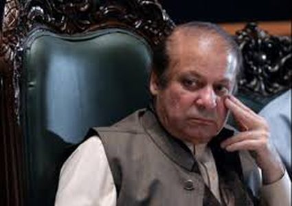 السجن عشر سنوات لرئيس الوزراء الباكستاني السابق بتهمة الفساد