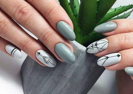 رسوم لتزيين الأظافر بالصيف