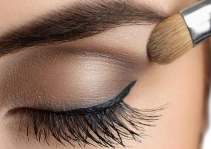 نصائح تجعل عينيكِ تبدوان أكبر من الحجم الحقيقي