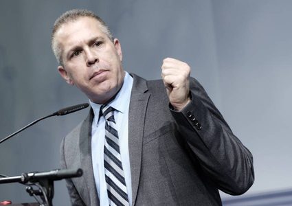 اردان يسعى لزيادة عدد حاملي الأسلحة النارية في إسرائيل