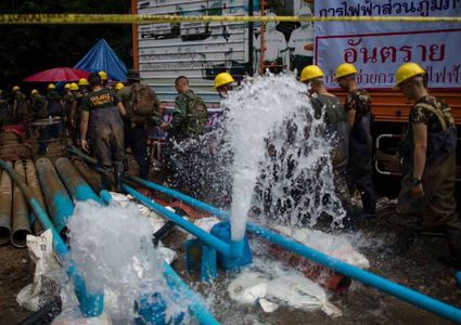 فكرة من إلون موسك تبشر بإنقاذ "أطفال الكهف"